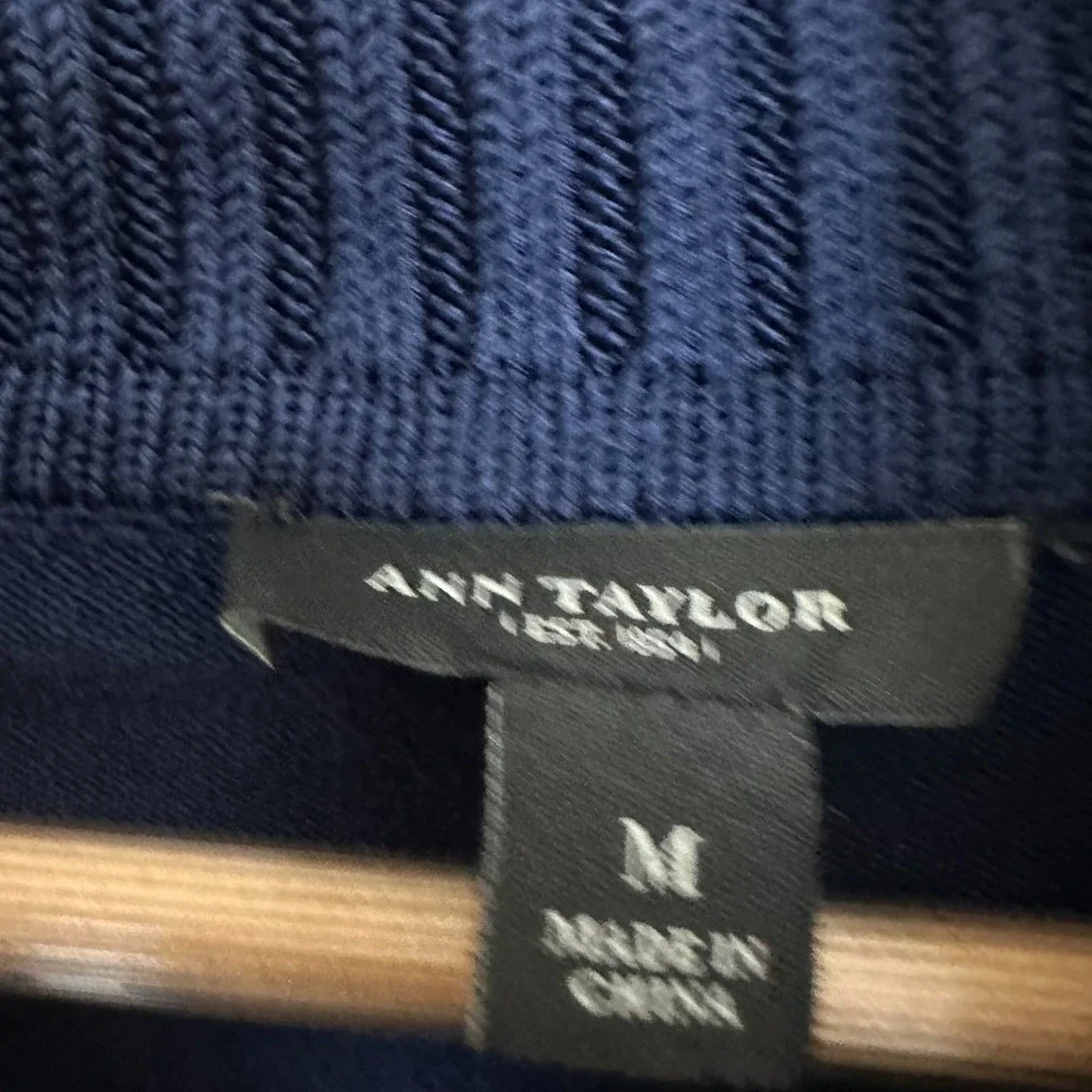 Ann Taylor Sweater Dark Blue Ribbed Knit 3/4 Sleeve Turtle Neck Womens Medium